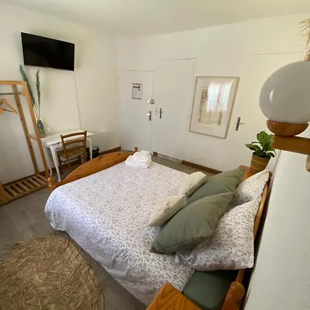 Hôtel capsule Os-thel, à Louer *